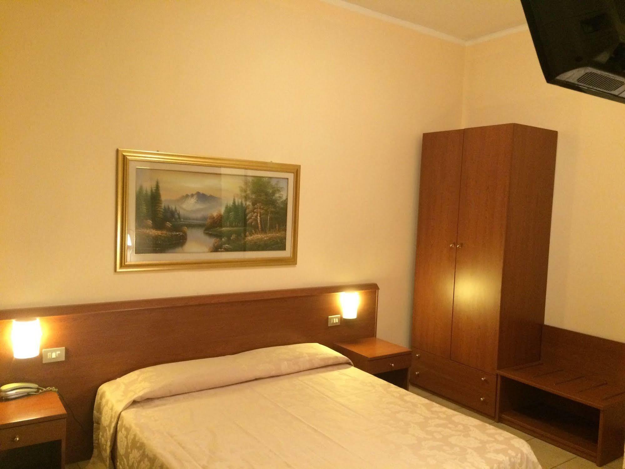 Hotel Paradiso Mediolan Zewnętrze zdjęcie