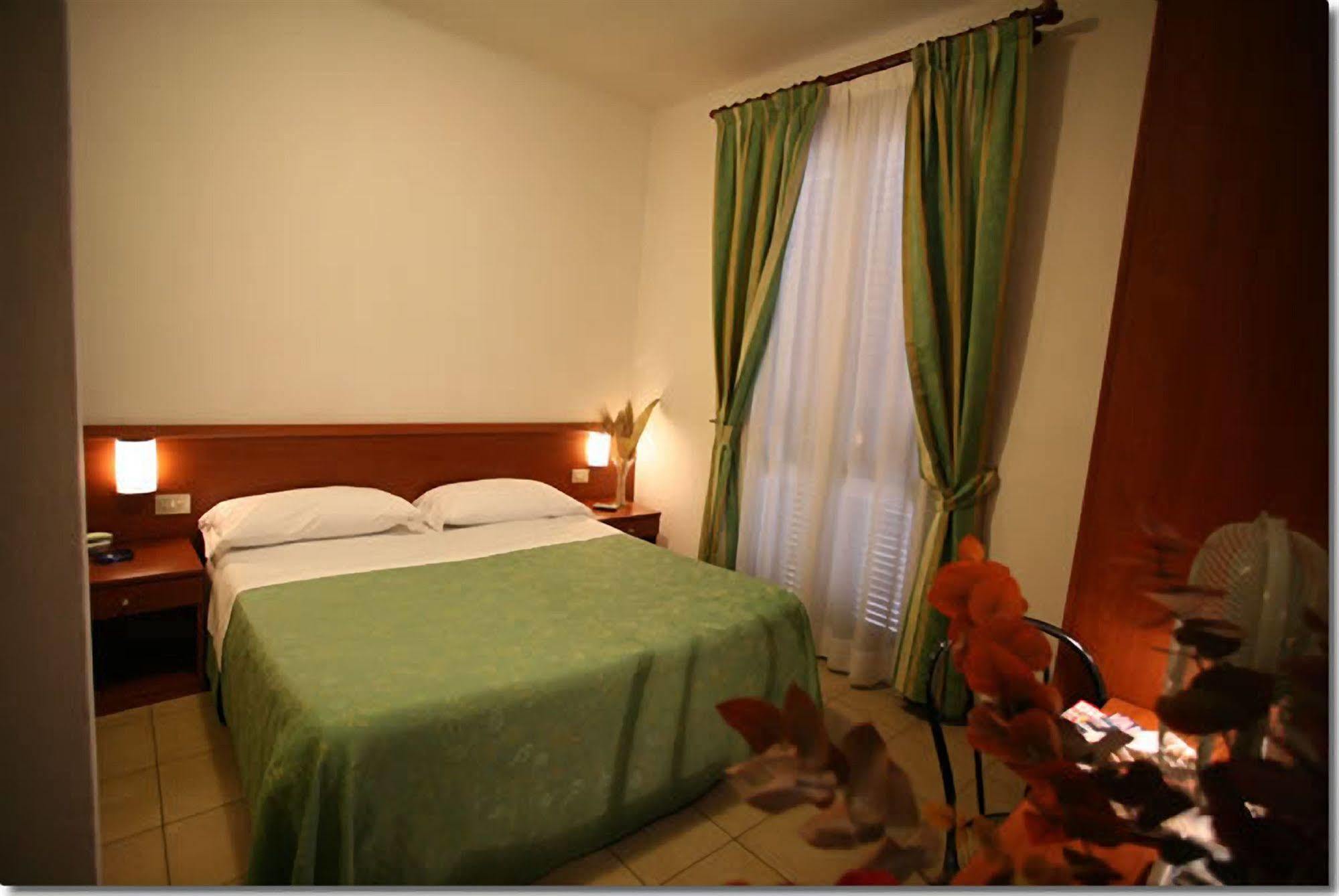 Hotel Paradiso Mediolan Zewnętrze zdjęcie
